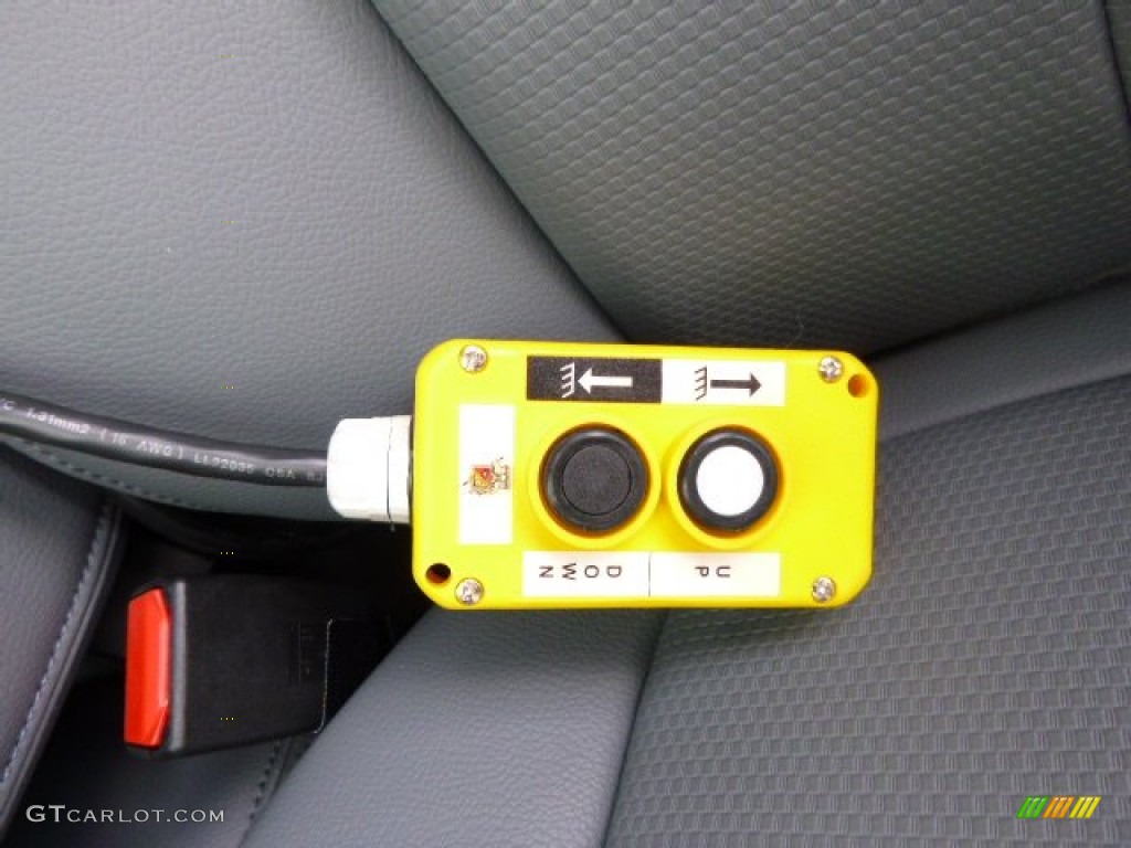 2014 F350 Super Duty XL Regular Cab 4x4 Dump Truck - Oxford White / Steel photo #13