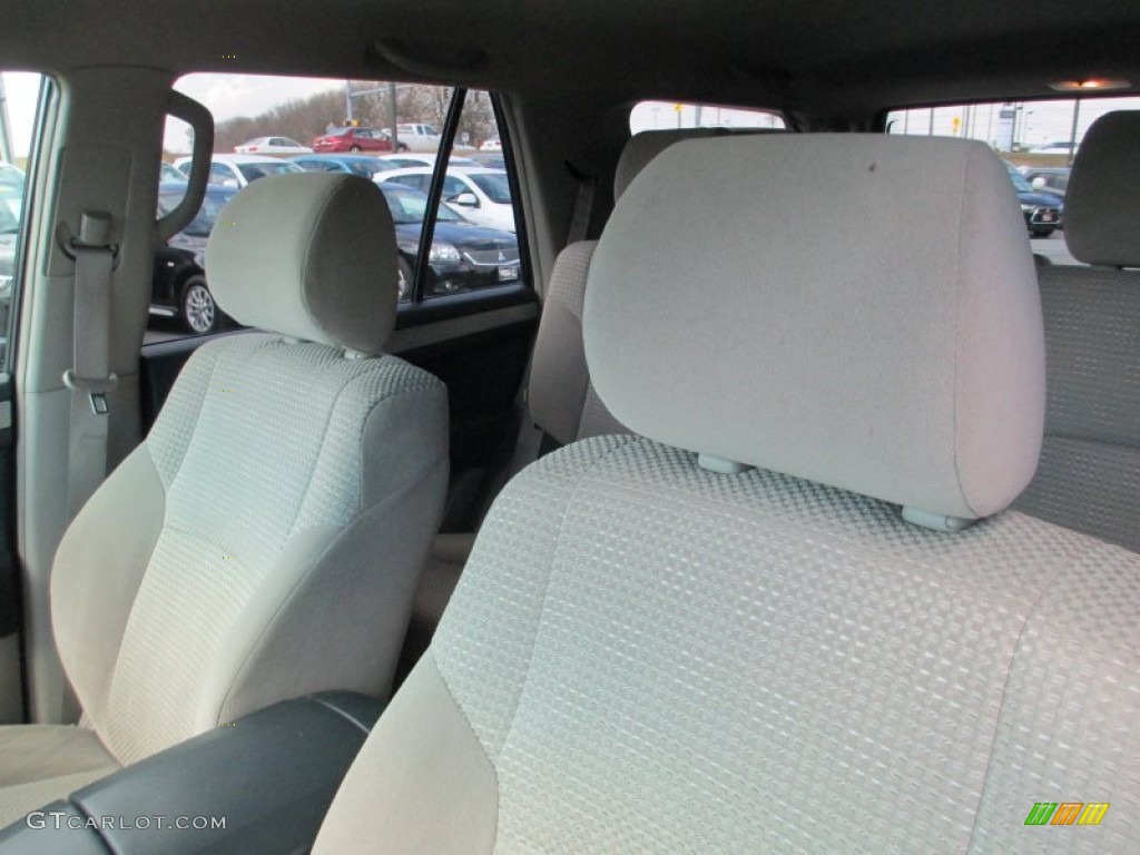 2004 4Runner SR5 4x4 - Natural White / Stone photo #10