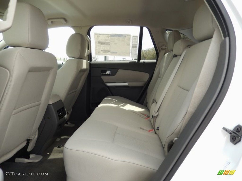 2014 Ford Edge SE Interior Color Photos