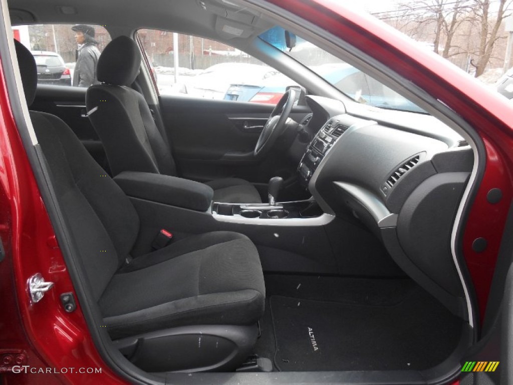 2013 Altima 2.5 S - Cayenne Red / Charcoal photo #11