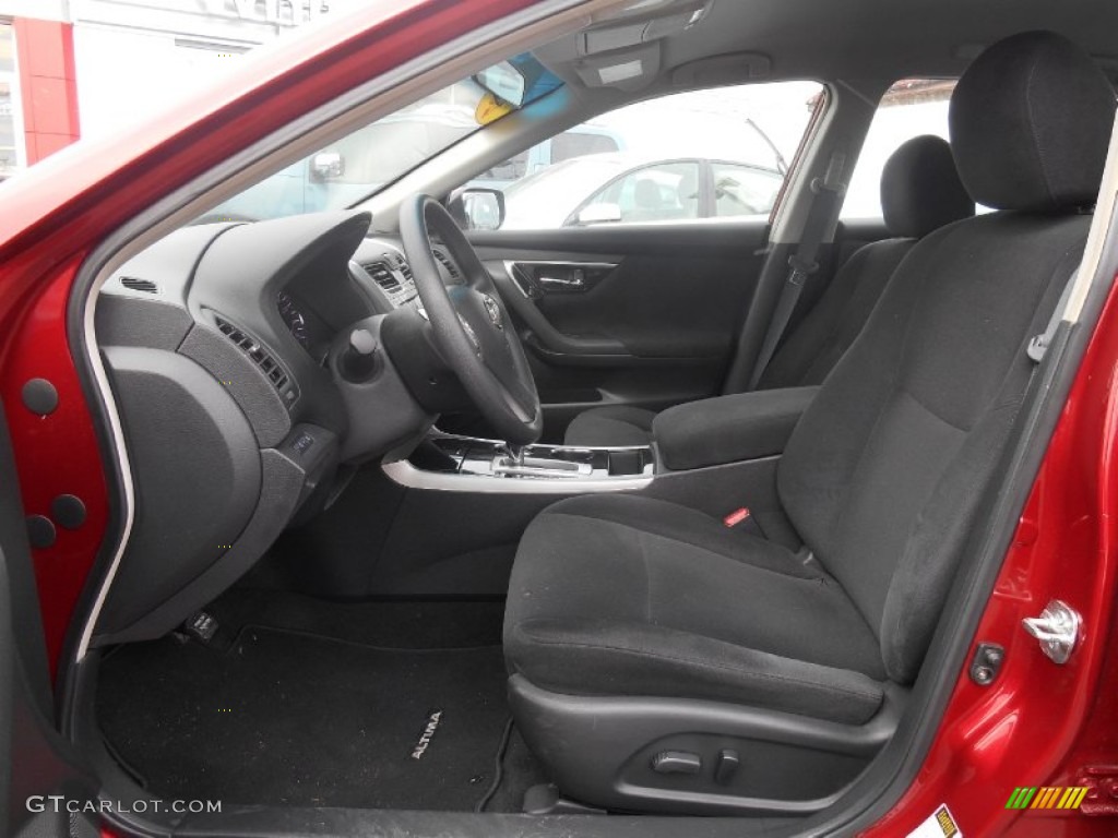 2013 Altima 2.5 S - Cayenne Red / Charcoal photo #14