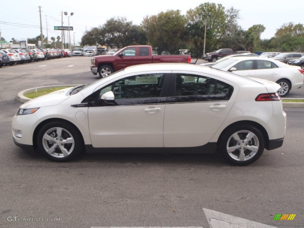 2014 Volt  - White Diamond Tricoat / Pebble Beige/Dark Accents photo #3