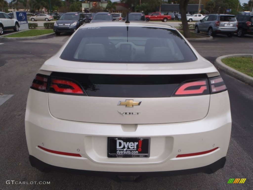 2014 Volt  - White Diamond Tricoat / Pebble Beige/Dark Accents photo #4