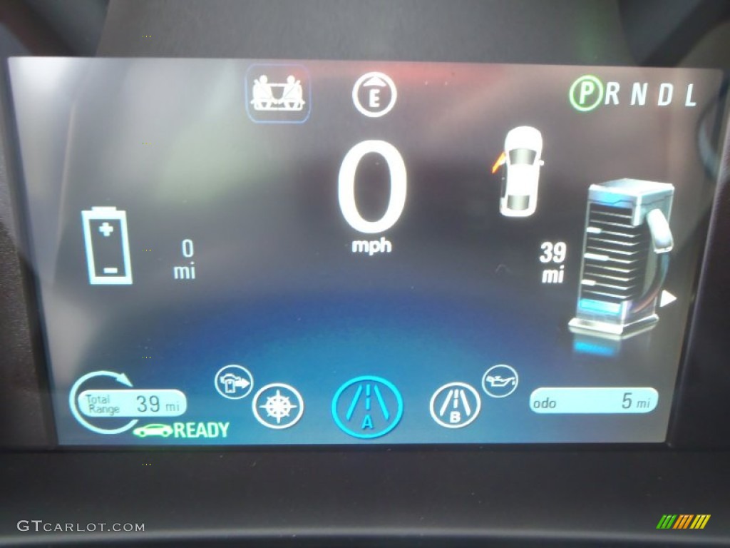 2014 Volt  - White Diamond Tricoat / Pebble Beige/Dark Accents photo #14