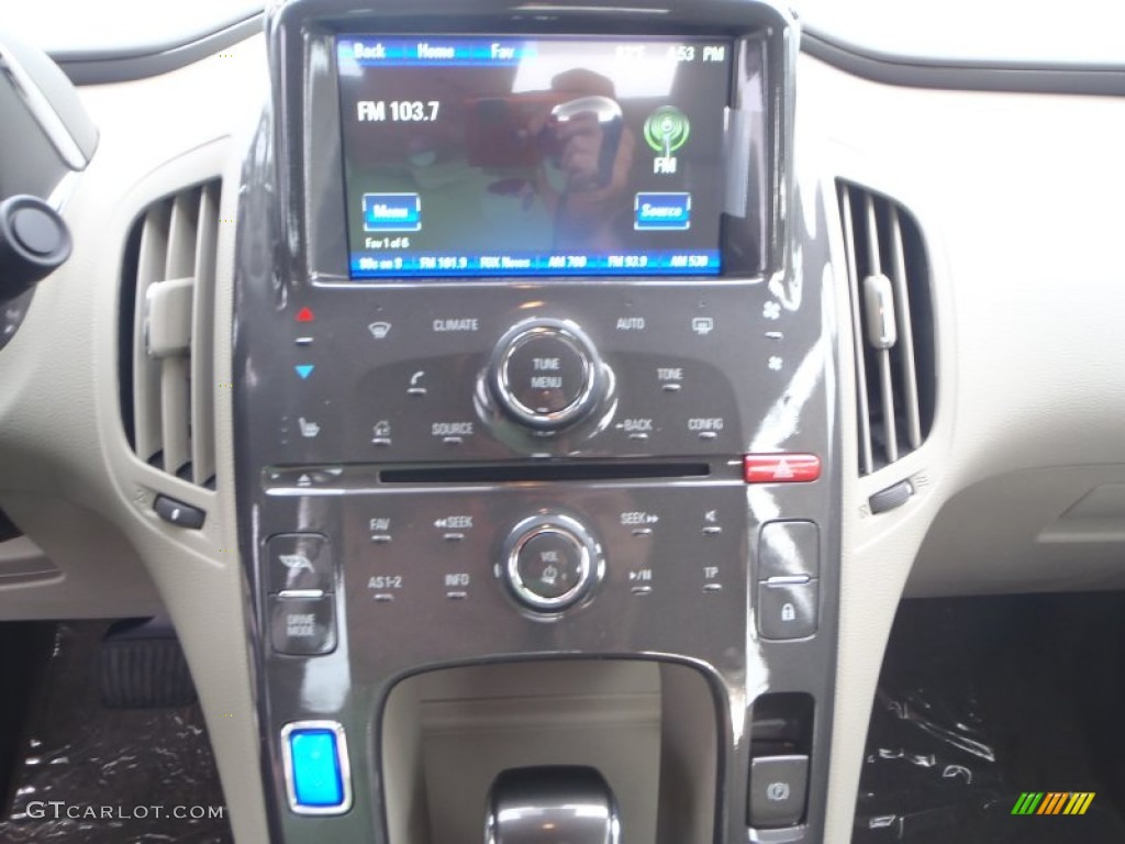 2014 Chevrolet Volt Standard Volt Model Controls Photo #90940799