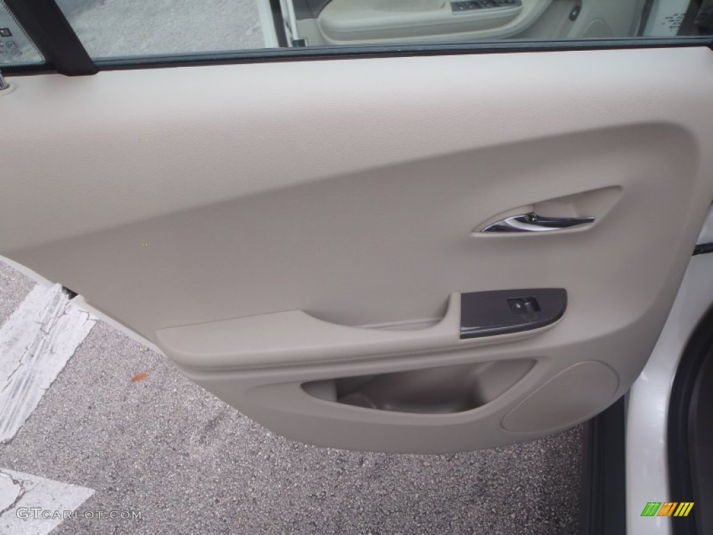 2014 Volt  - White Diamond Tricoat / Pebble Beige/Dark Accents photo #17