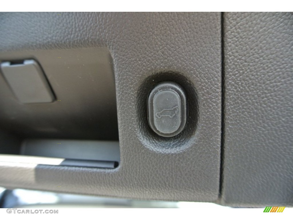 2015 Chevrolet Tahoe LT 4WD Controls Photo #90952241