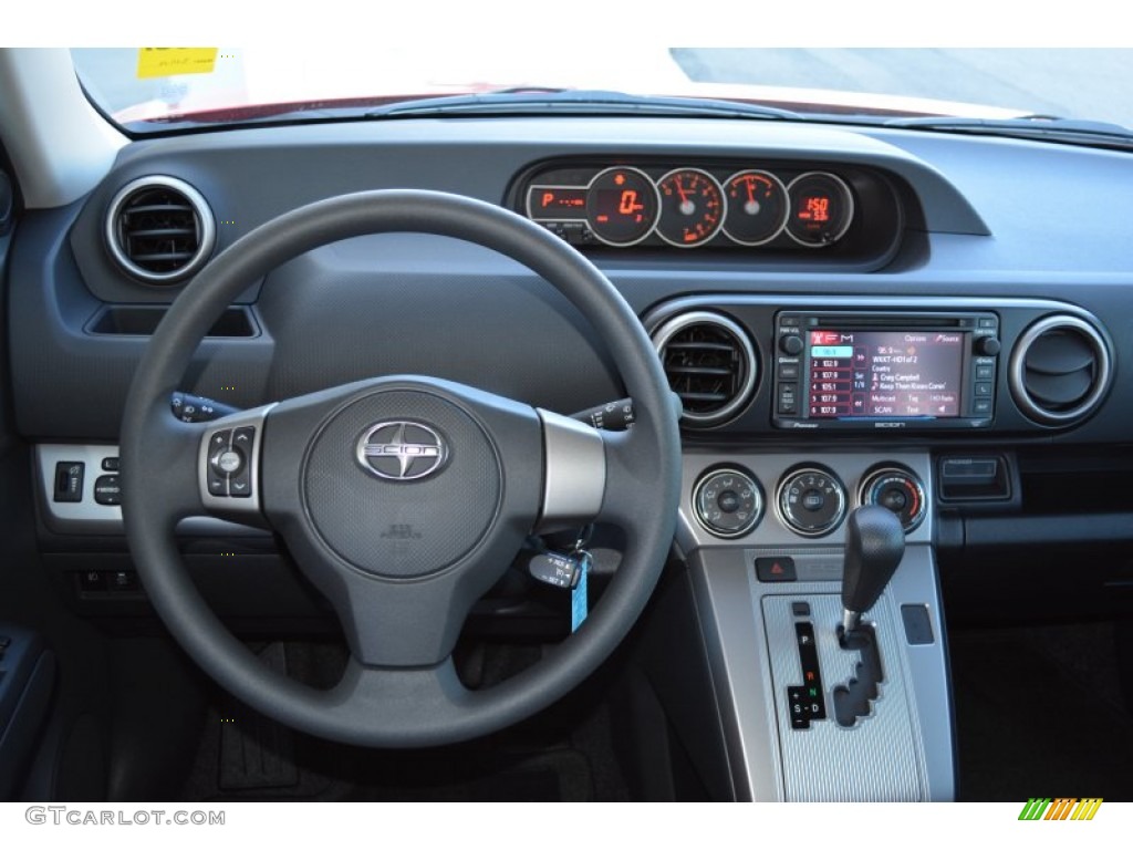 2014 xB  - Absolutely Red / Dark Gray photo #11