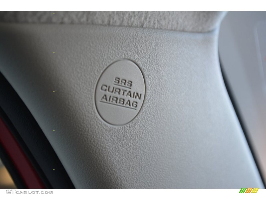 2014 xB  - Absolutely Red / Dark Gray photo #21