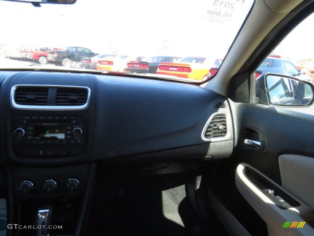2013 Avenger SXT - Black / Black/Light Frost Beige photo #16