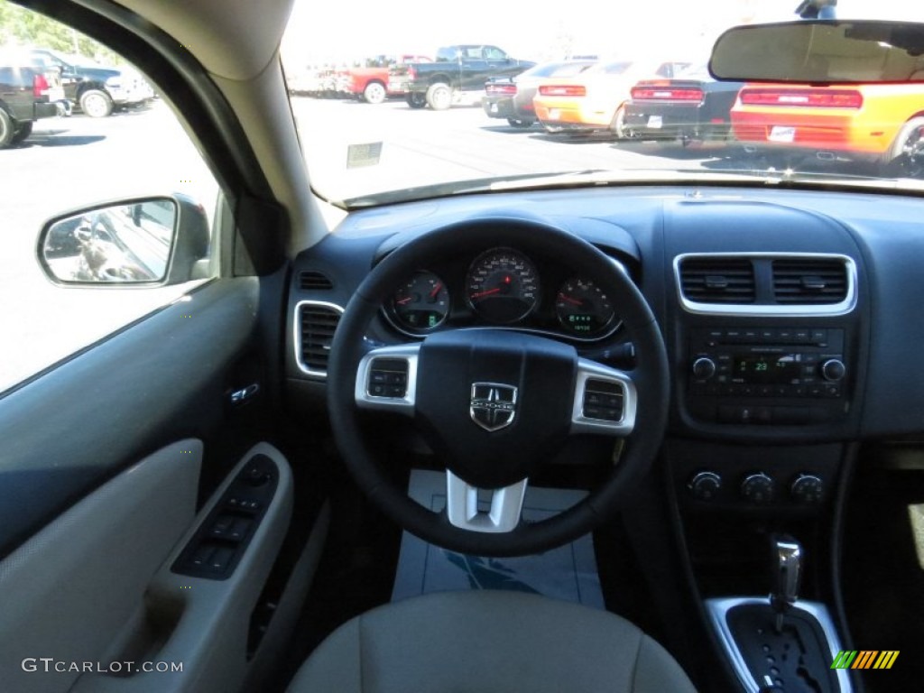 2013 Avenger SXT - Black / Black/Light Frost Beige photo #19