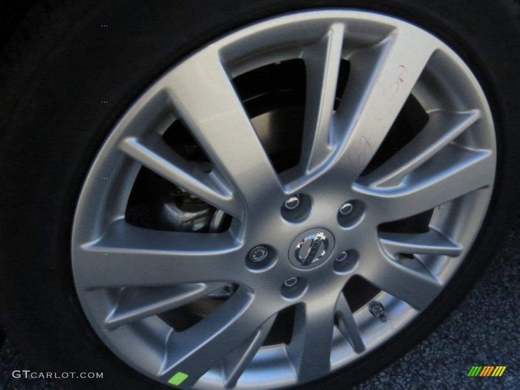 2014 Nissan Sentra SL Wheel Photos