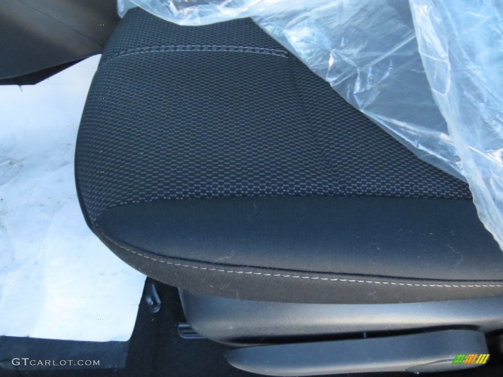 2014 Nissan Sentra S Front Seat Photos