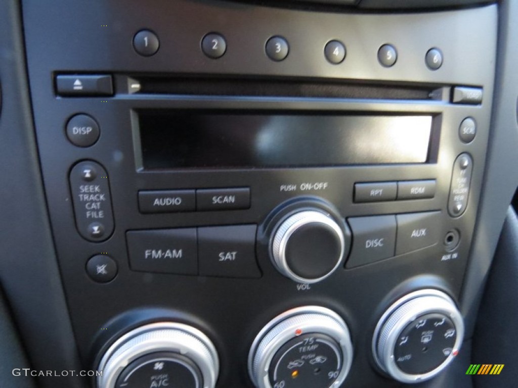 2014 Nissan 370Z NISMO Coupe Controls Photo #90988236