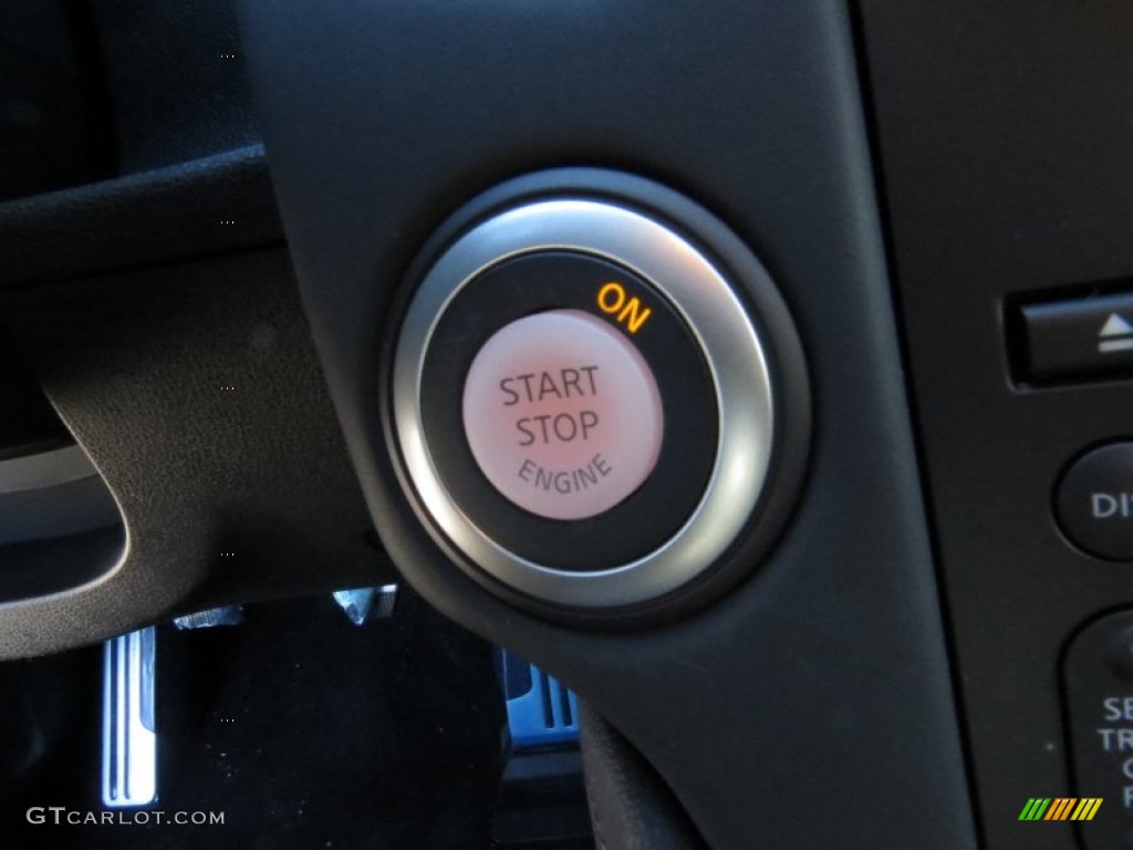 2014 Nissan 370Z NISMO Coupe Controls Photo #90988239