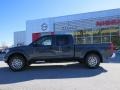 2014 Graphite Blue Nissan Frontier SV Crew Cab 4x4  photo #2