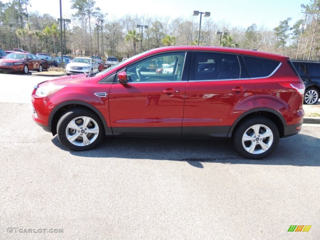 2013 Escape SE 2.0L EcoBoost - Ruby Red Metallic / Medium Light Stone photo #2