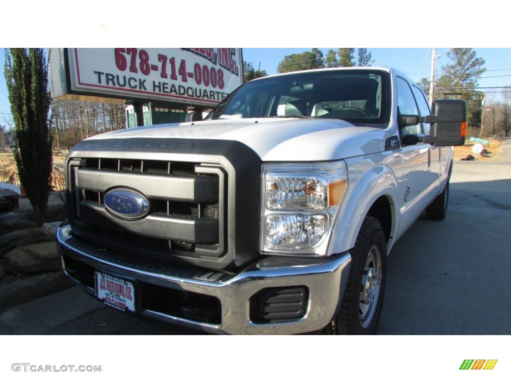 2012 F350 Super Duty XL Crew Cab - Oxford White / Steel photo #2