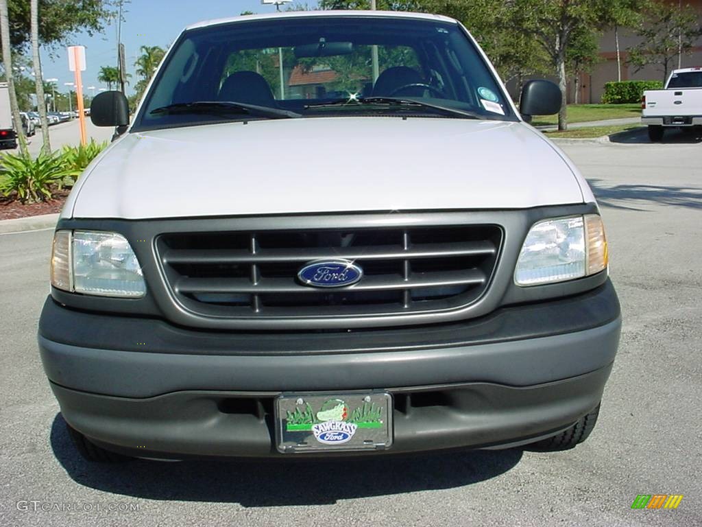 2004 F150 XL Heritage SuperCab - Oxford White / Heritage Graphite Grey photo #9