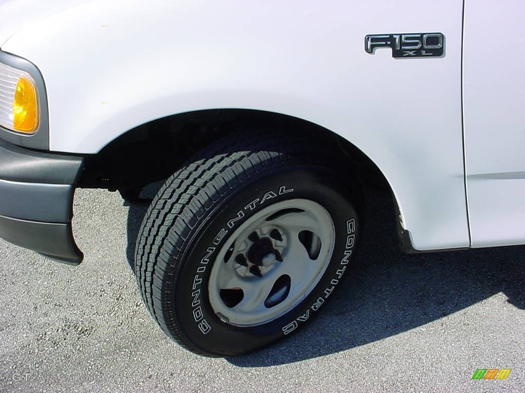 2004 F150 XL Heritage SuperCab - Oxford White / Heritage Graphite Grey photo #15