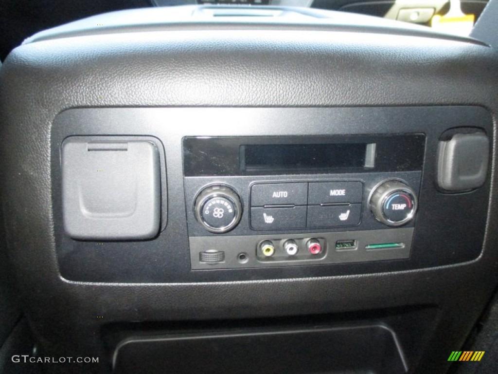 2015 GMC Yukon SLT 4WD Controls Photo #91000074
