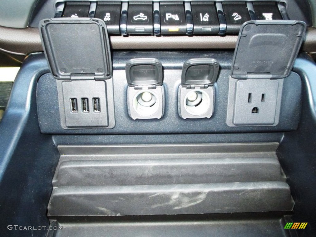 2015 GMC Sierra 2500HD SLT Crew Cab 4x4 Controls Photo #91000326