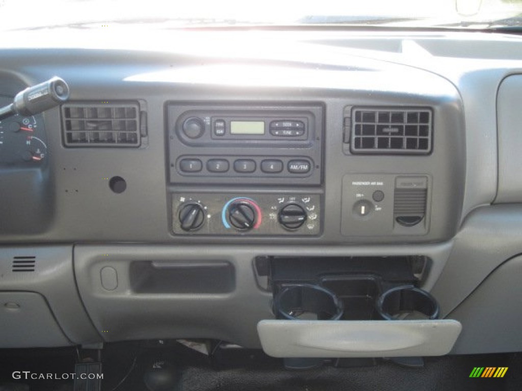 2004 F250 Super Duty XL SuperCab 4x4 - Oxford White / Medium Flint photo #9