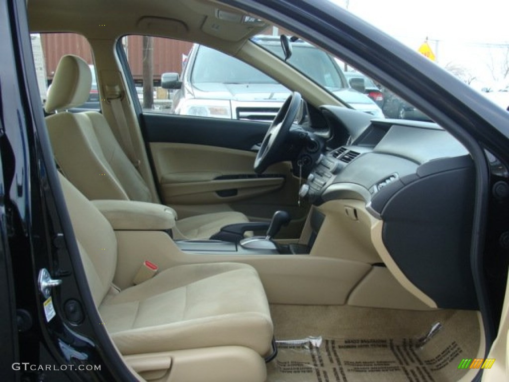 2011 Accord LX-P Sedan - Crystal Black Pearl / Ivory photo #9