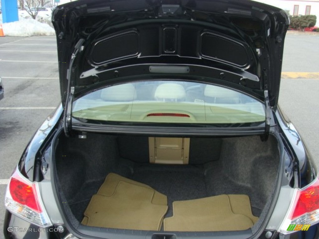 2011 Accord LX-P Sedan - Crystal Black Pearl / Ivory photo #14