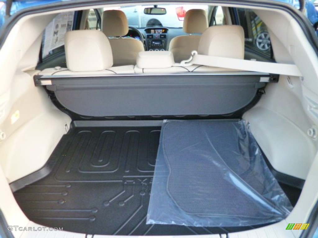 2014 Subaru XV Crosstrek Hybrid Trunk Photos