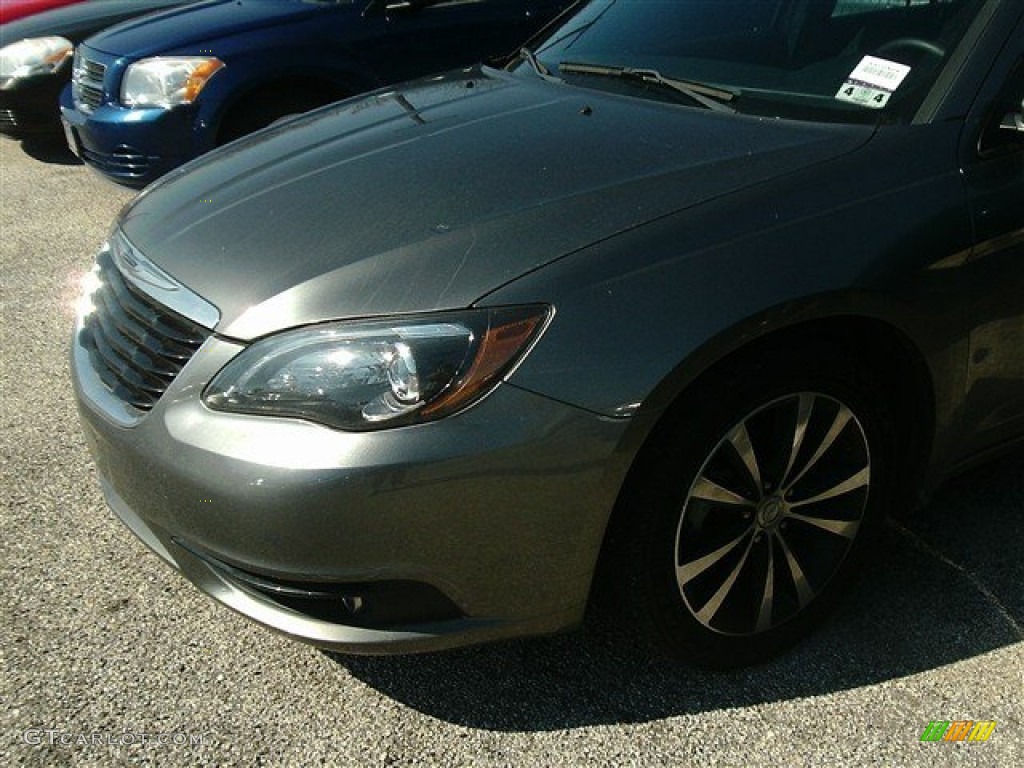 2012 200 S Sedan - Tungsten Metallic / Black photo #3