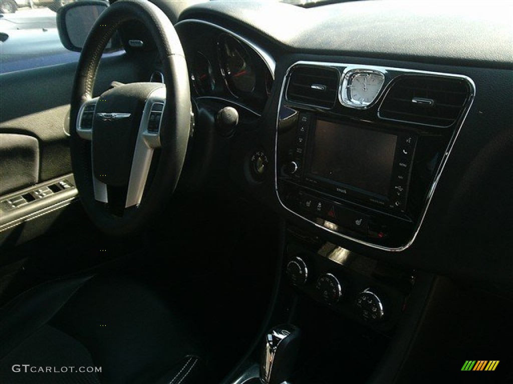 2012 200 S Sedan - Tungsten Metallic / Black photo #6