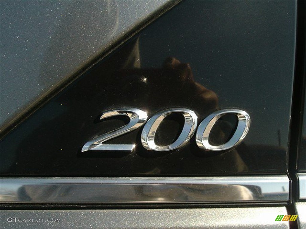2012 200 S Sedan - Tungsten Metallic / Black photo #8