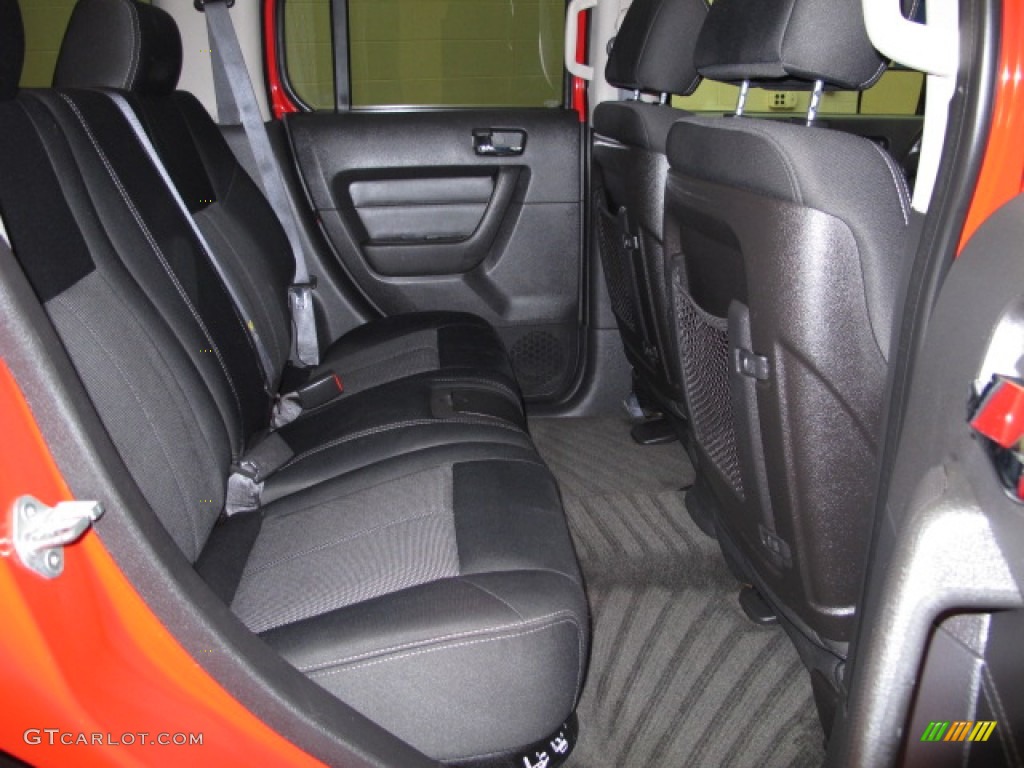 2006 Hummer H3 Standard H3 Model Rear Seat Photo #91019528