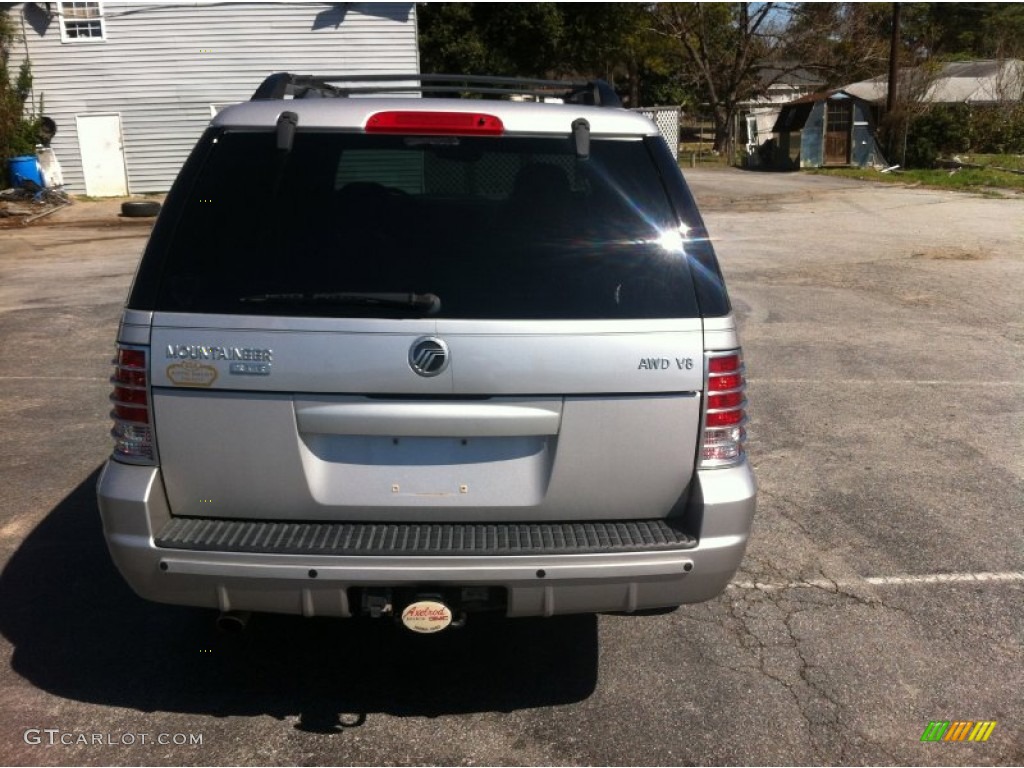 2005 Mountaineer V8 Premier AWD - Light French Silk Metallic / Medium Dark Parchment photo #3