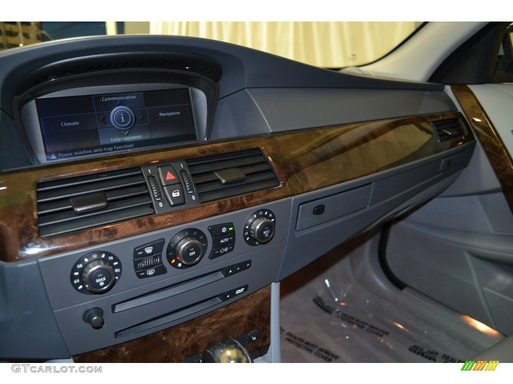 2006 BMW 5 Series 530xi Wagon Dashboard Photos