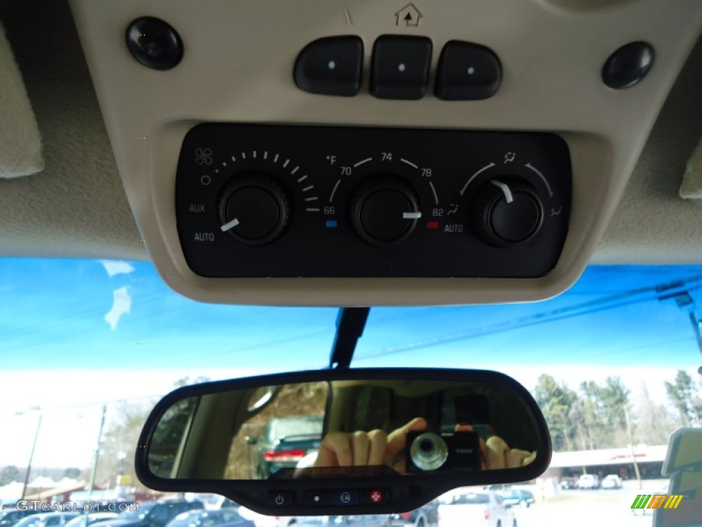 2003 Tahoe Z71 4x4 - Light Pewter Metallic / Tan/Neutral photo #16