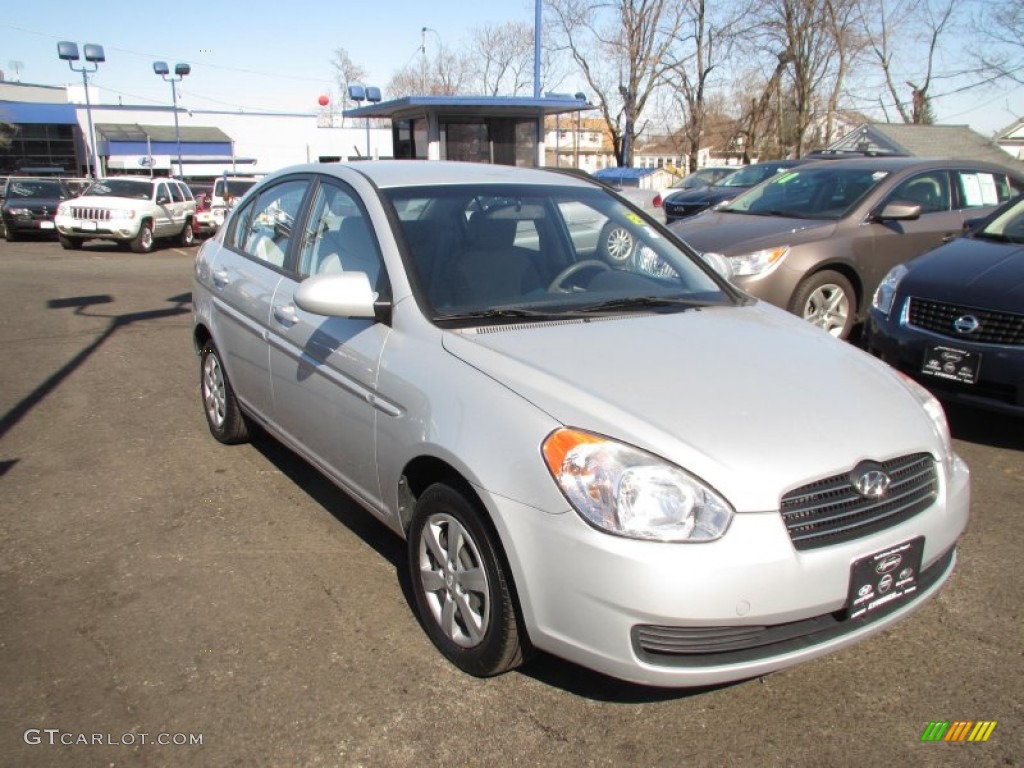 2009 Accent GLS 4 Door - Platinum Silver / Gray photo #1