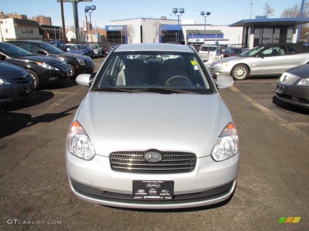 2009 Accent GLS 4 Door - Platinum Silver / Gray photo #2