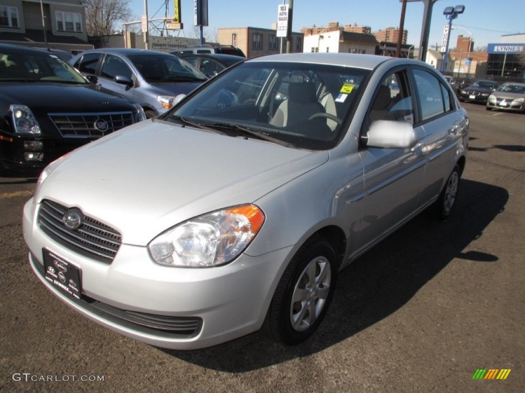 2009 Accent GLS 4 Door - Platinum Silver / Gray photo #3