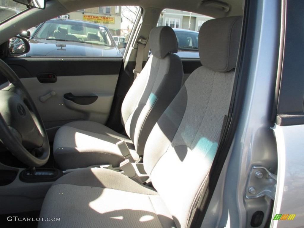 2009 Accent GLS 4 Door - Platinum Silver / Gray photo #7