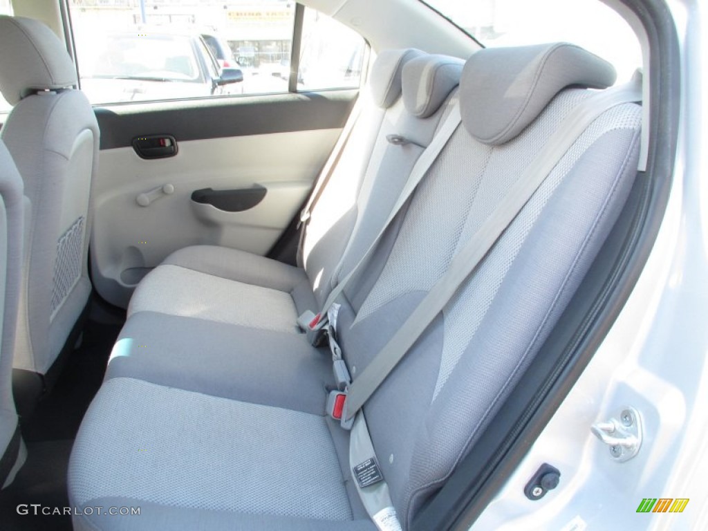 2009 Accent GLS 4 Door - Platinum Silver / Gray photo #8