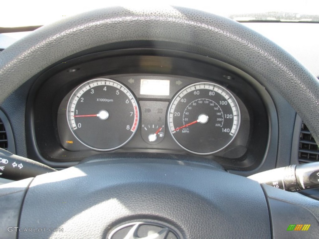 2009 Accent GLS 4 Door - Platinum Silver / Gray photo #11