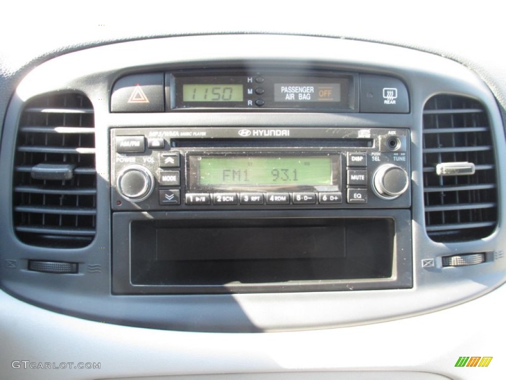 2009 Accent GLS 4 Door - Platinum Silver / Gray photo #12