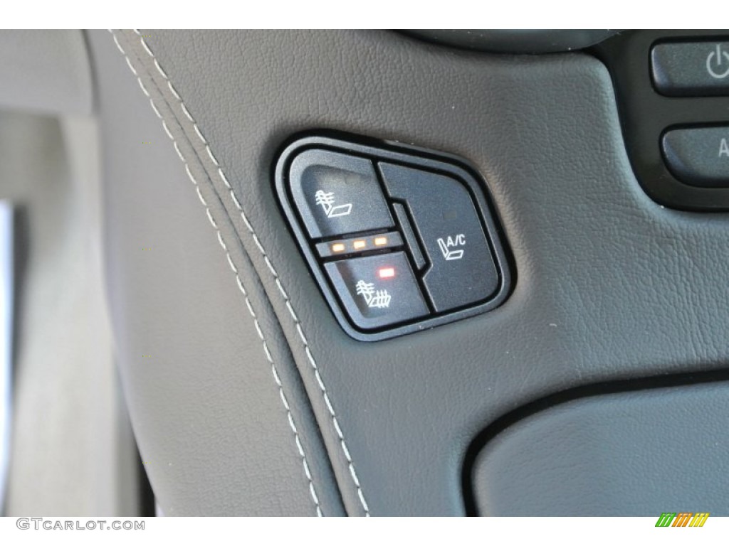 2015 Chevrolet Tahoe LTZ 4WD Controls Photo #91043981