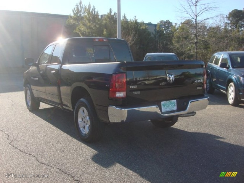 2012 Ram 1500 SLT Quad Cab 4x4 - Black / Dark Slate Gray/Medium Graystone photo #11