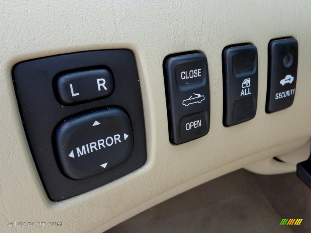 2005 Toyota Solara SLE V6 Convertible Controls Photo #91051449