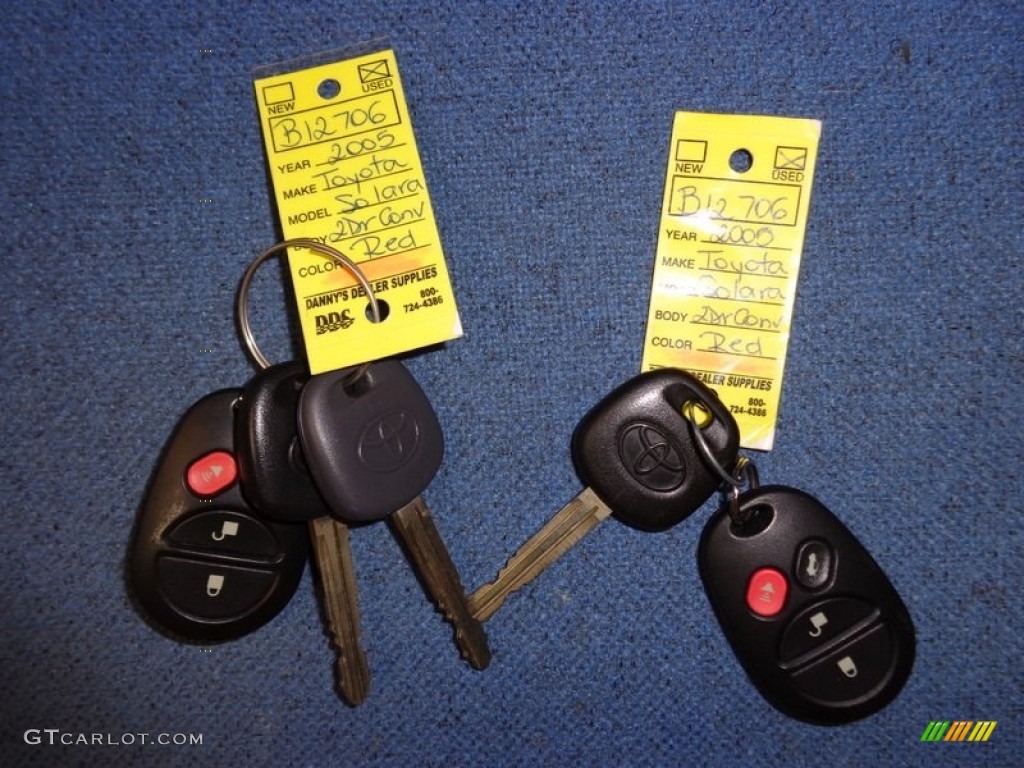 2005 Toyota Solara SLE V6 Convertible Keys Photo #91052184