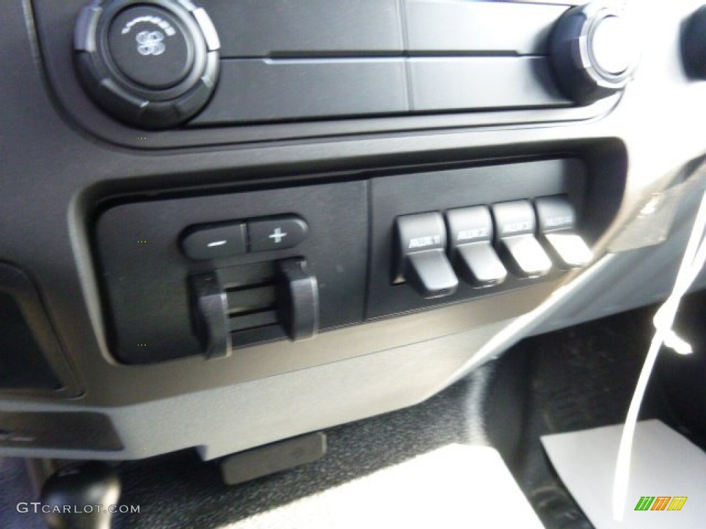 2014 F350 Super Duty XL Regular Cab 4x4 Dump Truck - Oxford White / Steel photo #15