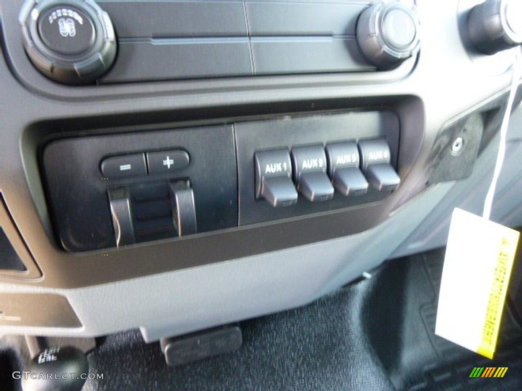 2014 F350 Super Duty XL Regular Cab 4x4 Dump Truck - Oxford White / Steel photo #16